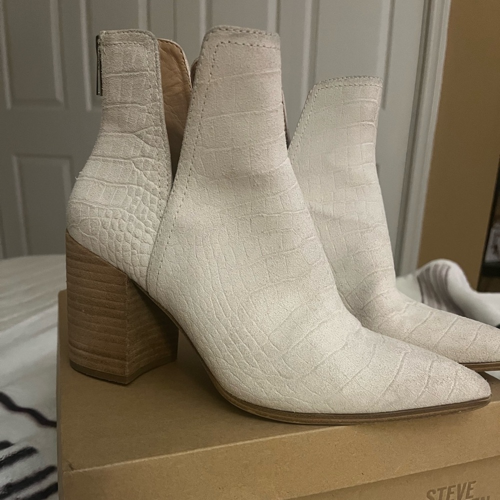 Steve Madden Textured Cream Ankle Booties